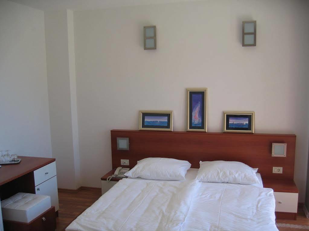 Hotel Stella Modena Zewnętrze zdjęcie